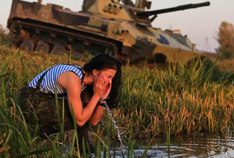 俄羅斯女子空降兵風(fēng)采