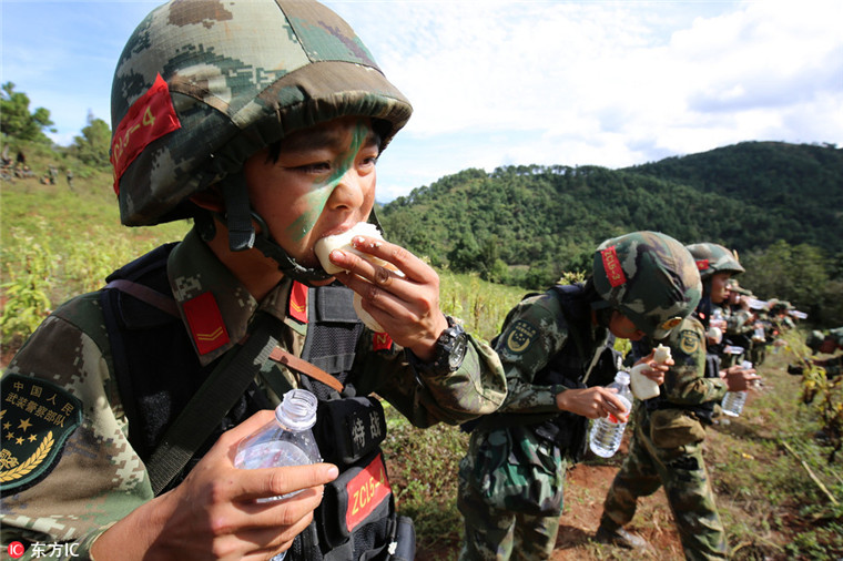 看武警特戰(zhàn)女兵如何沖出“魔鬼訓(xùn)練周”