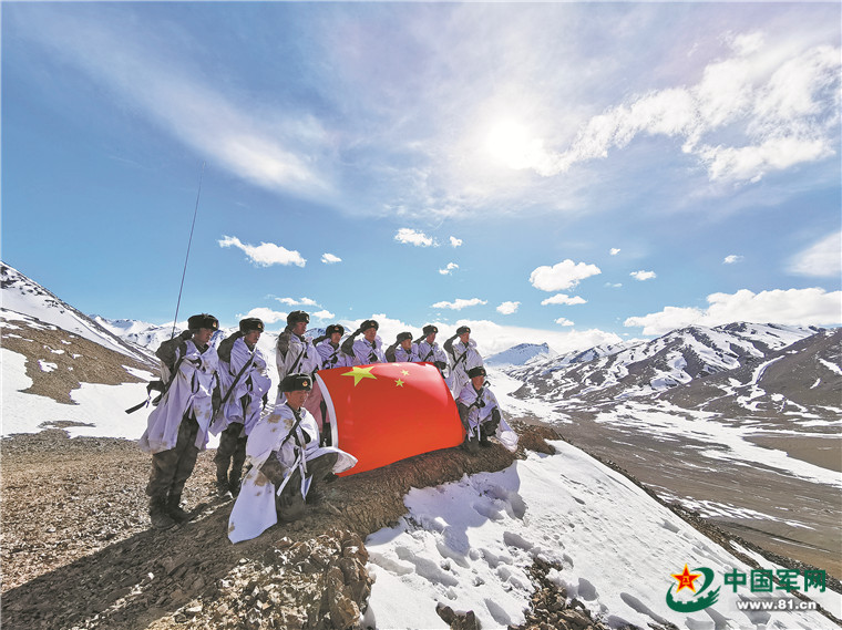 扎根天山南北座座軍營，這里有群發(fā)光發(fā)亮的“軍中之星”