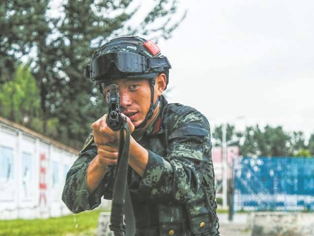 全軍士官優(yōu)秀人才獎(jiǎng)獲得者張家潤(rùn)：兩遇挫折，他選擇繼續(xù)沖鋒