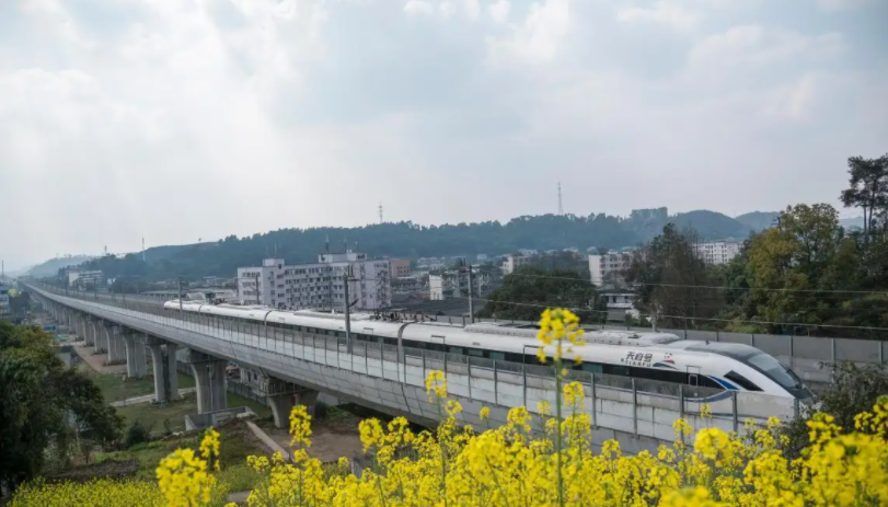 鐵路助力春耕生產(chǎn)讓田野充滿(mǎn)春天的希望